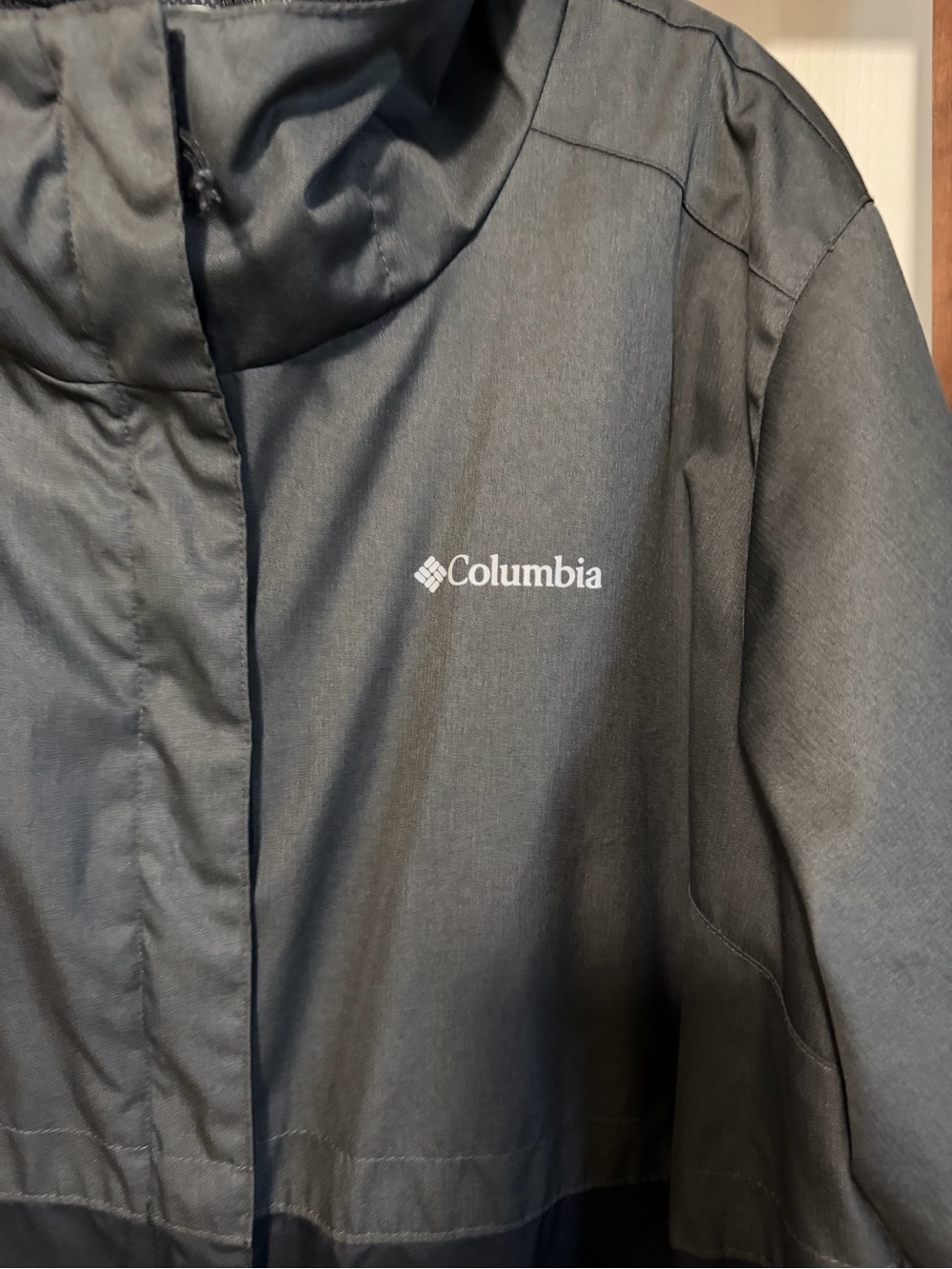 Columbia Two-Tone Black Hooded Rain Jacket - Picture 3 of 6